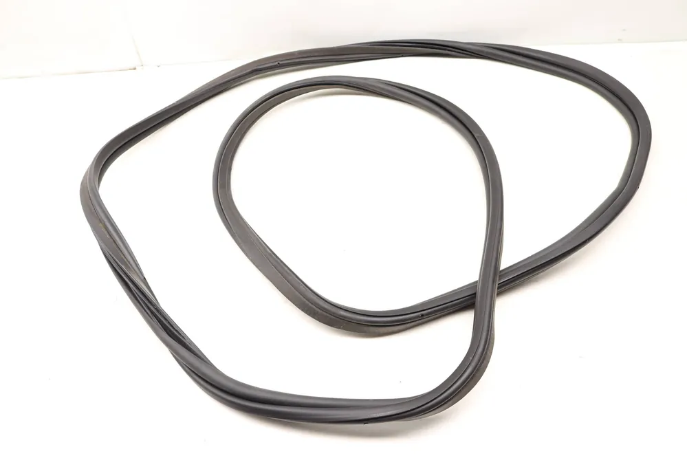 Certified BMW Trunk Seal / Weather Stripping 51767255635